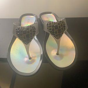 BcBg flip flops